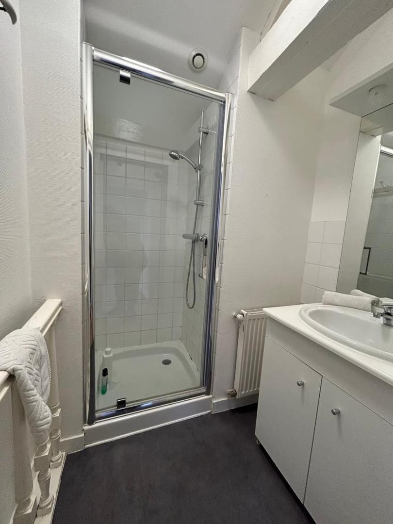 Le Square : Appartement Climatise En Centre Ville بواتييه المظهر الخارجي الصورة